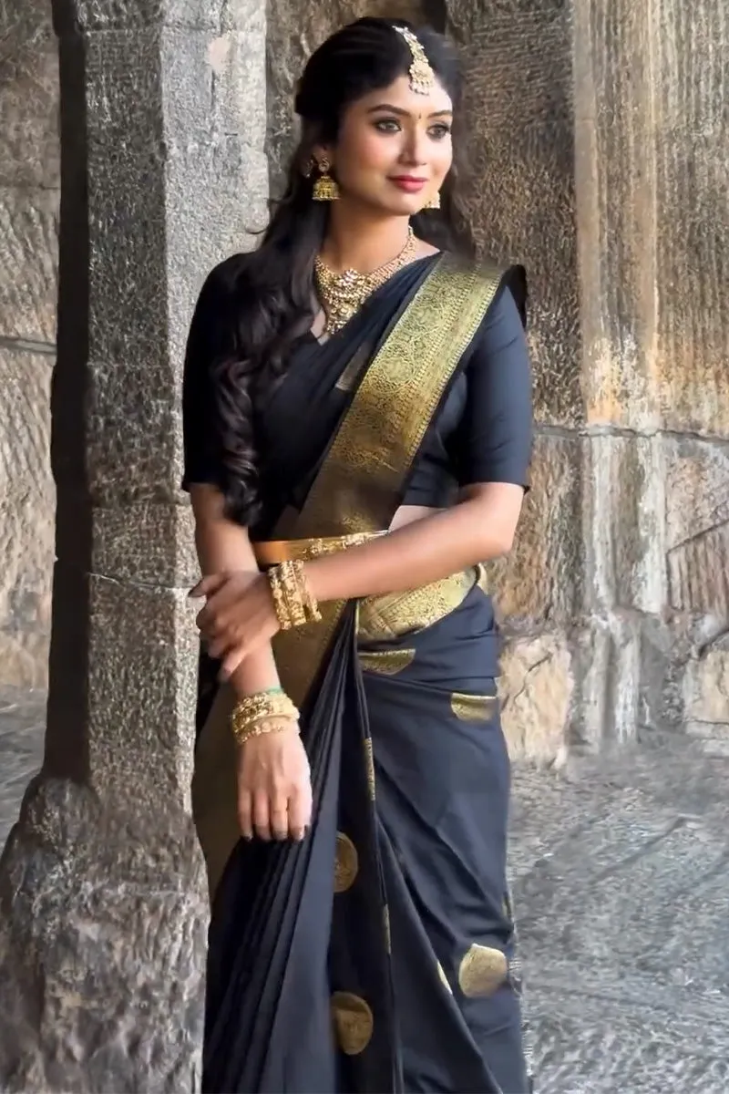 Classic Black Soft Silk Saree With Majesty Blouse Piece