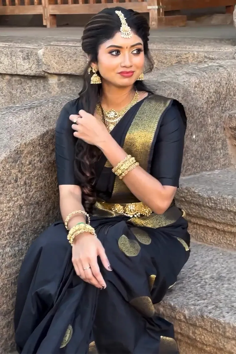 Classic Black Soft Silk Saree With Majesty Blouse Piece