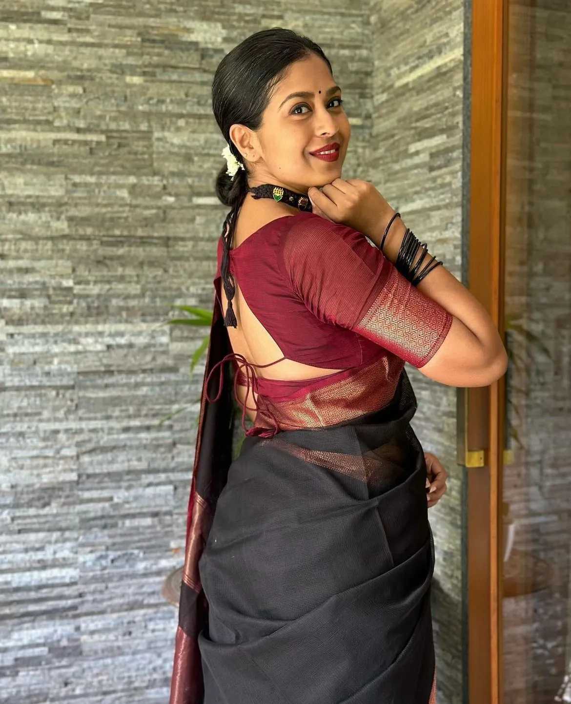 Confounding Black Soft Silk Saree With Lagniappe Blouse Piece