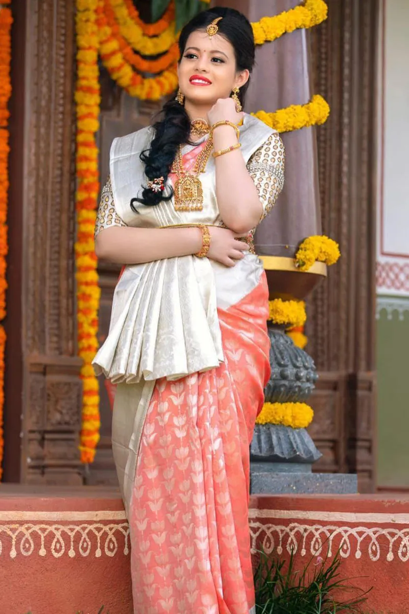 Dazzling Peach Soft Silk Saree With Splendorous Blouse Piece