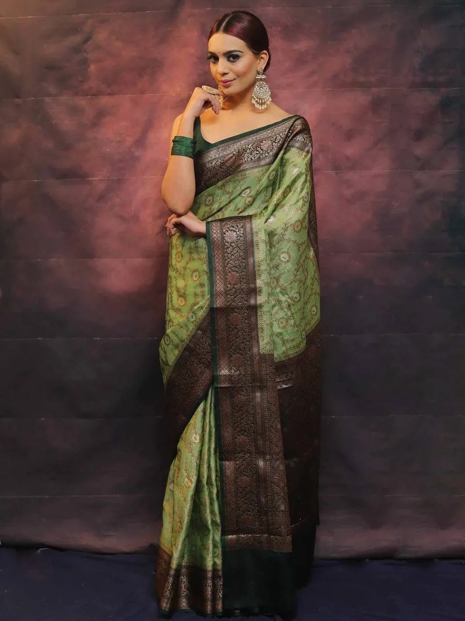 Enthralling Pista Soft Silk Saree With Glamorous Blouse Piece