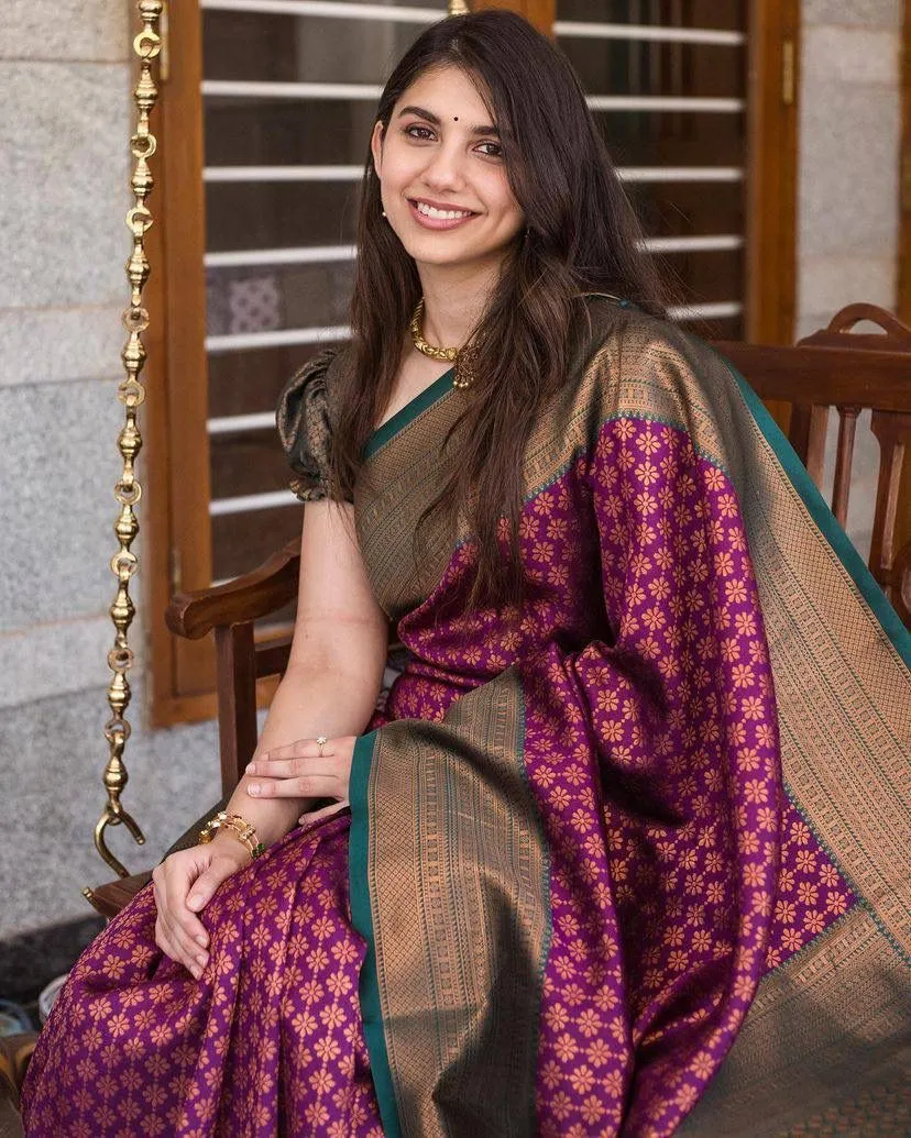 Flattering Purple Soft Silk Saree With Deserving Blouse Piece