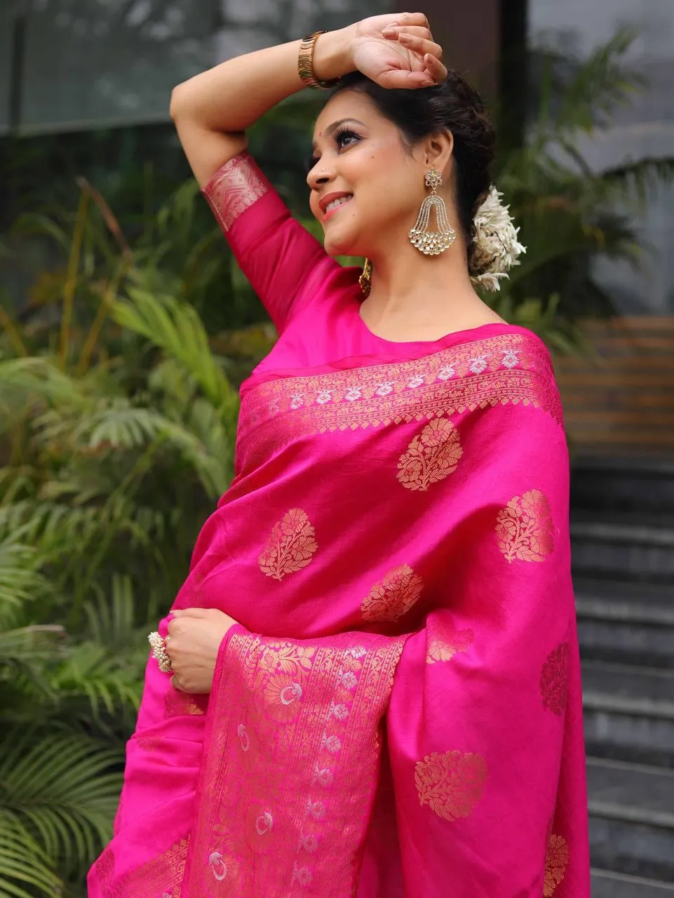 Outstanding Dark Pink Soft Silk Saree With Demanding Blouse Piece